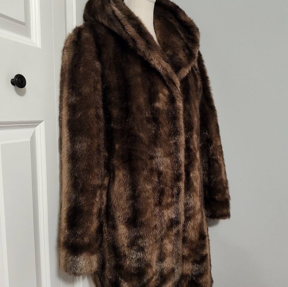🖤Vintage 70's EUC Dennis by Dennis Basso Hooded Faux Fur Overcoat, Midlength XS - Picture 5 of 14